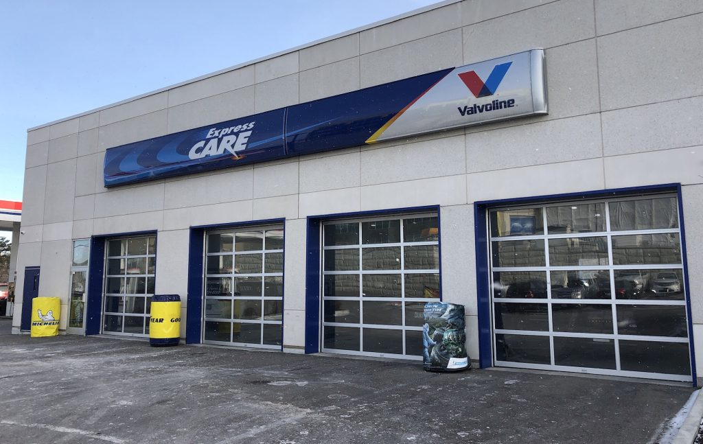 Roll-up overhead door